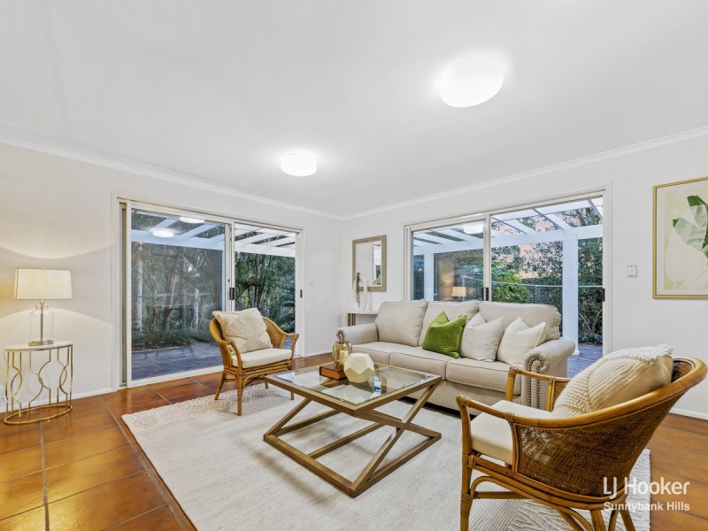 15 Lavender Close, Calamvale QLD 4116