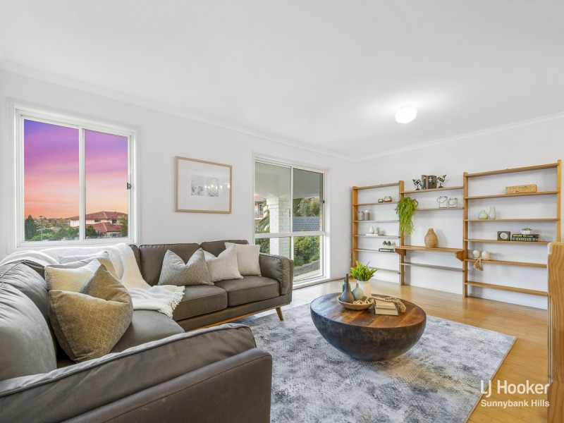 15 Lavender Close, Calamvale QLD 4116