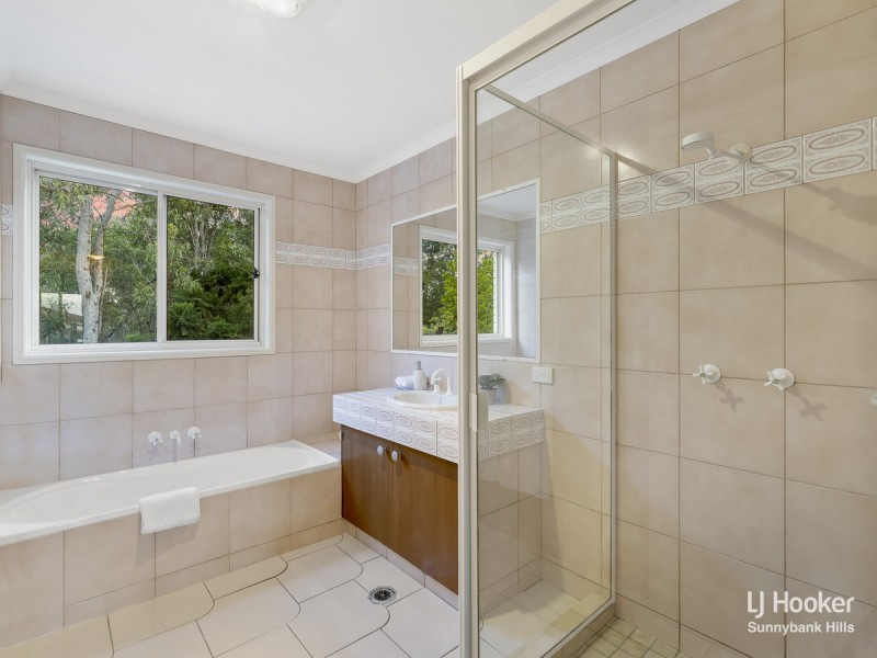 15 Lavender Close, Calamvale QLD 4116