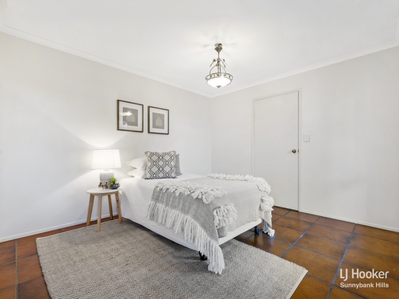 15 Lavender Close, Calamvale QLD 4116