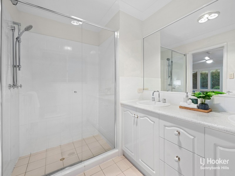 35 Kentwell Place, Wishart QLD 4122