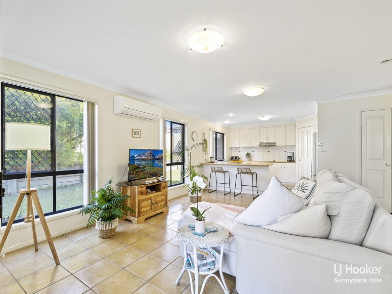 18 Lake Eyre Crescent, Parkinson QLD 4115