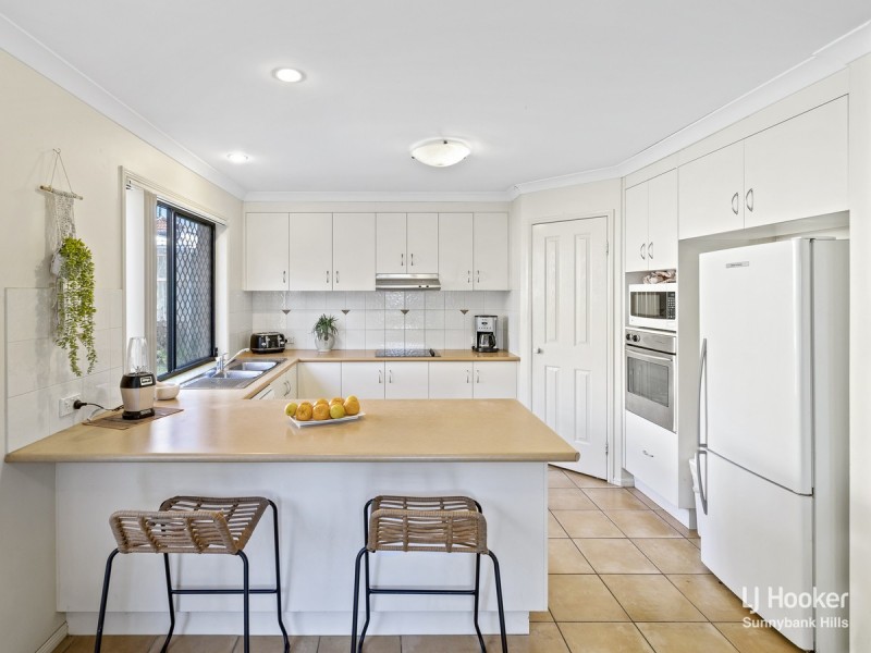 18 Lake Eyre Crescent, Parkinson QLD 4115