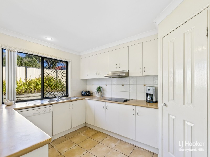 18 Lake Eyre Crescent, Parkinson QLD 4115