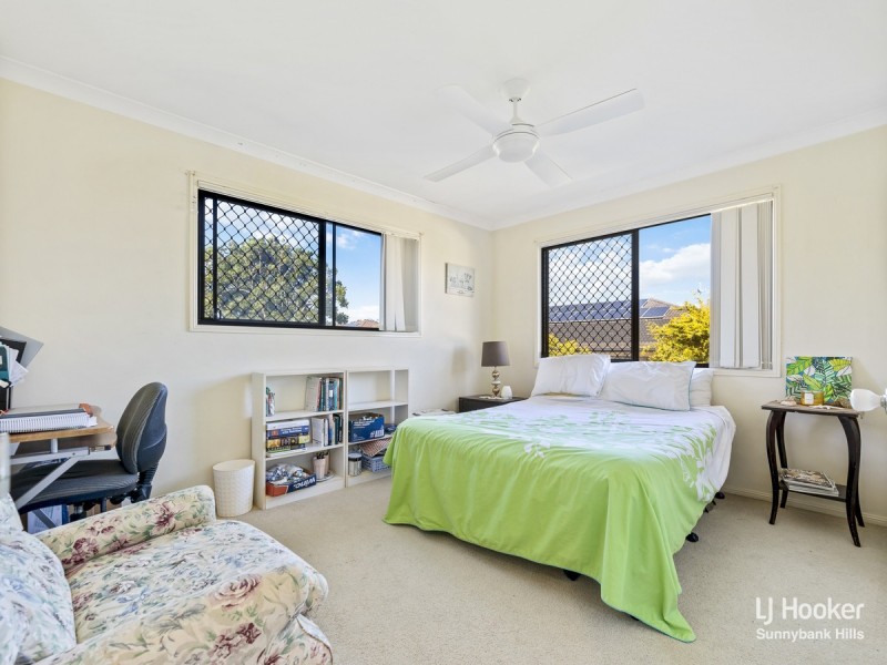 18 Lake Eyre Crescent, Parkinson QLD 4115