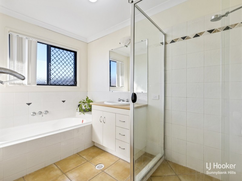 18 Lake Eyre Crescent, Parkinson QLD 4115