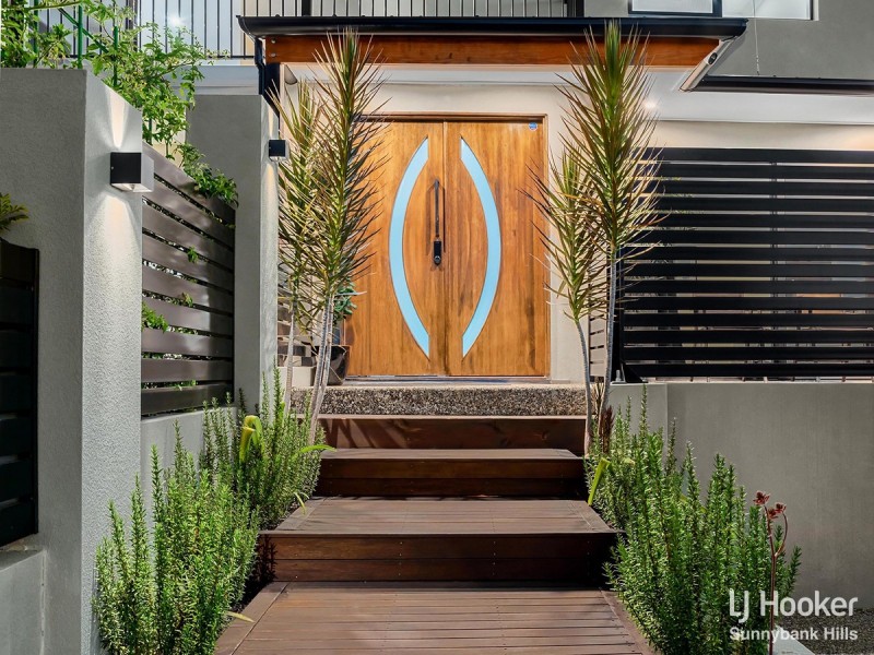 25 Raintree Street, Mansfield QLD 4122