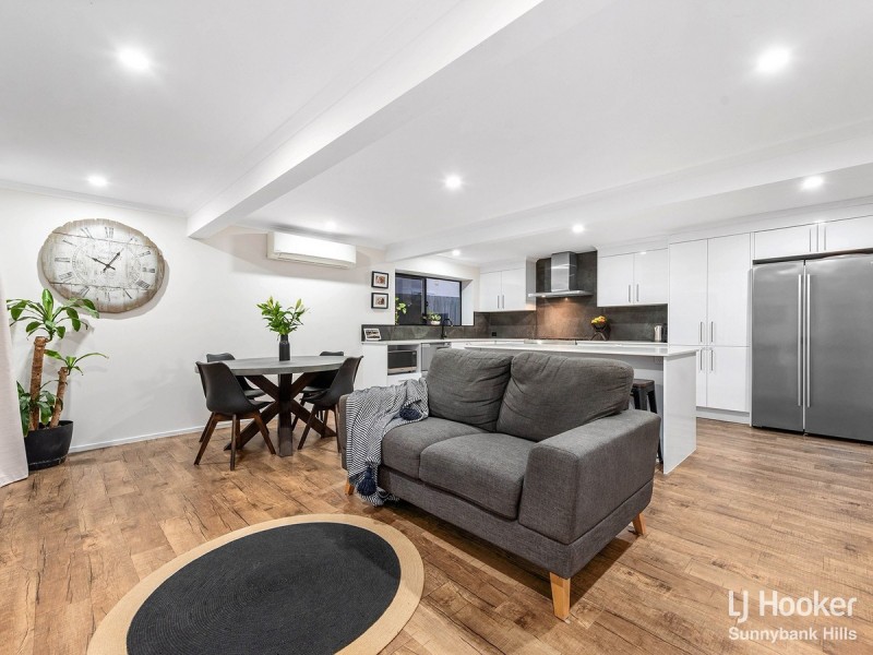 25 Raintree Street, Mansfield QLD 4122