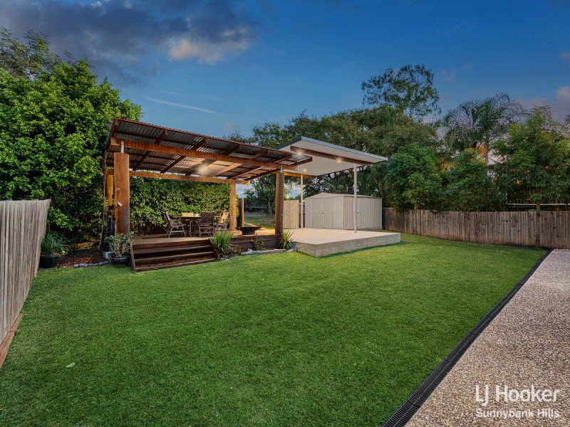 25 Raintree Street, Mansfield QLD 4122