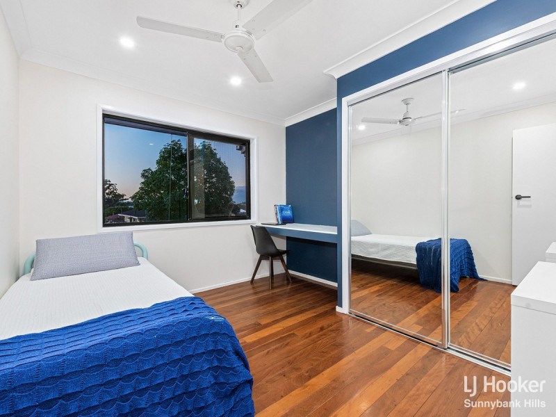 25 Raintree Street, Mansfield QLD 4122