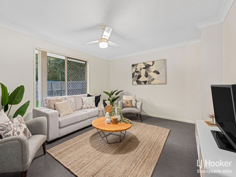 17 Linfield Street, Hillcrest QLD 4118