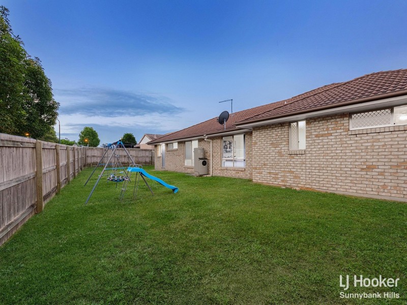 17 Linfield Street, Hillcrest QLD 4118