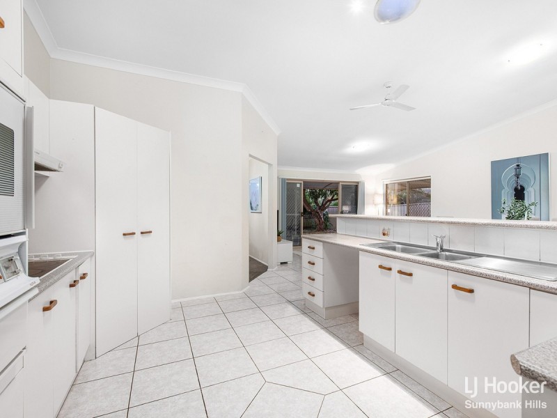 23 Hurlstone Street, Wishart QLD 4122