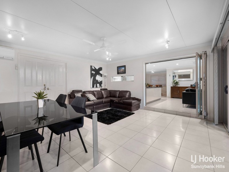 9 Gilgo Street, Wishart QLD 4122