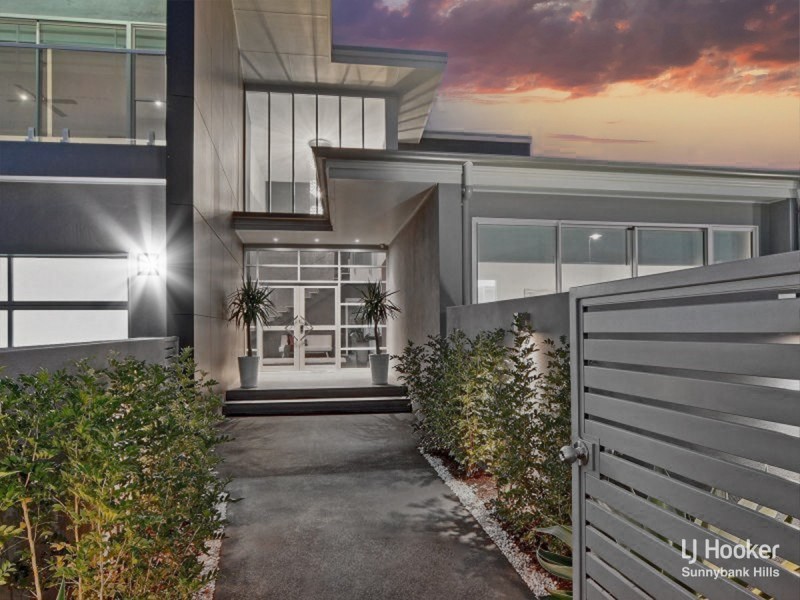 16 Snowbell Close, Stretton QLD 4116