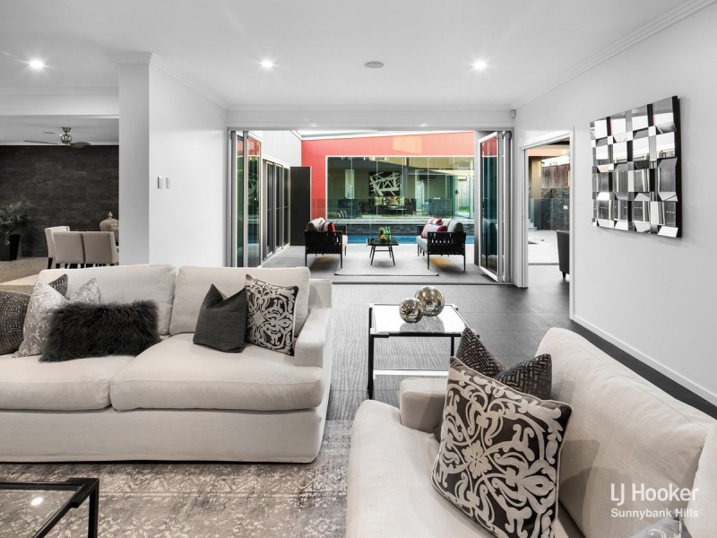 16 Snowbell Close, Stretton QLD 4116