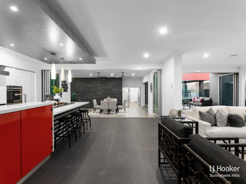 16 Snowbell Close, Stretton QLD 4116