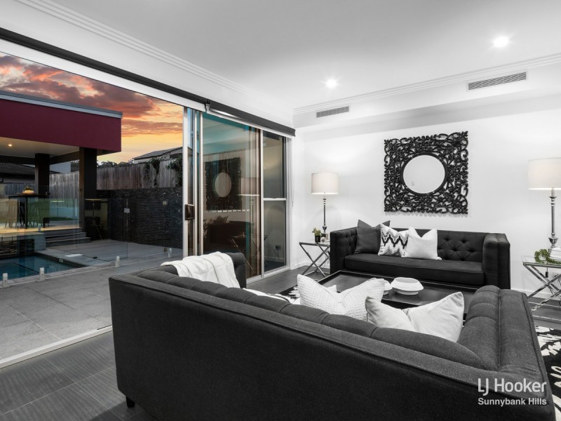 16 Snowbell Close, Stretton QLD 4116