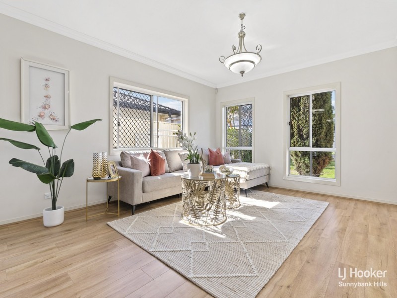 11 Cavallaro Street, Robertson QLD 4109