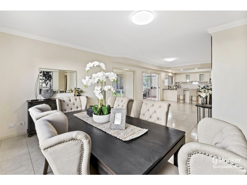 11 Cavallaro Street, Robertson QLD 4109