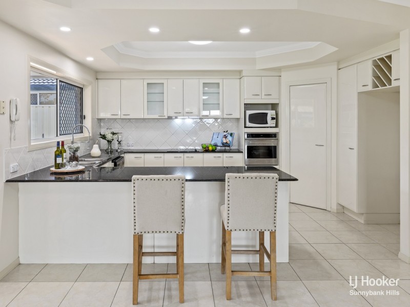 11 Cavallaro Street, Robertson QLD 4109