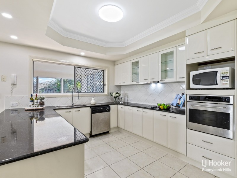 11 Cavallaro Street, Robertson QLD 4109