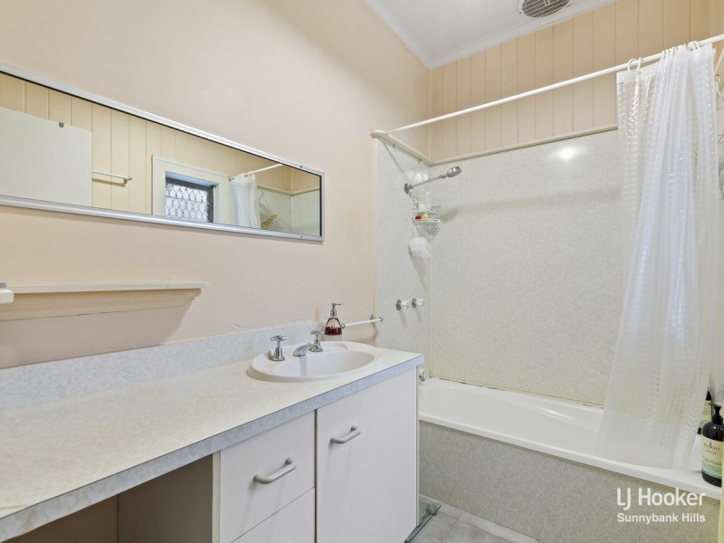77 Perkins Street, Upper Mount Gravatt QLD 4122