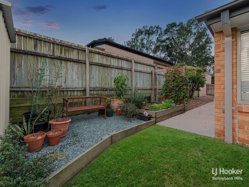 14 Fraser Place, Forest Lake QLD 4078