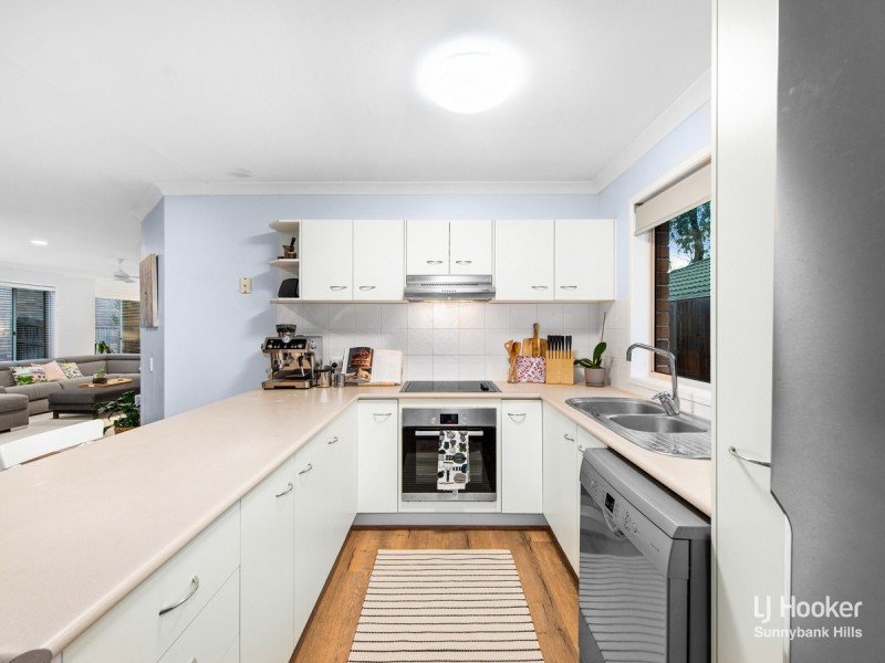 14 Fraser Place, Forest Lake QLD 4078