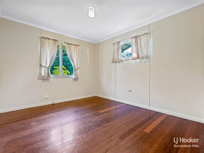 1 Flynn Street, Holland Park West QLD 4121