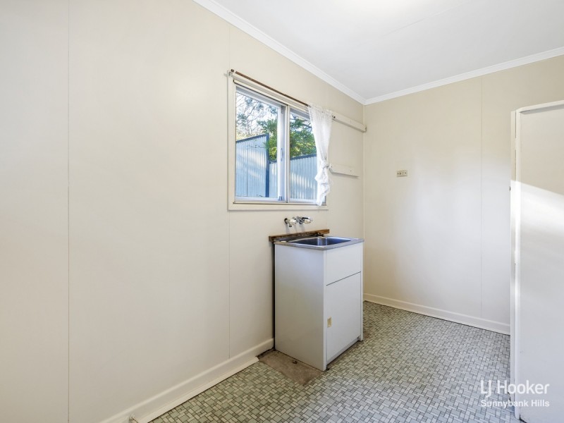 1 Flynn Street, Holland Park West QLD 4121