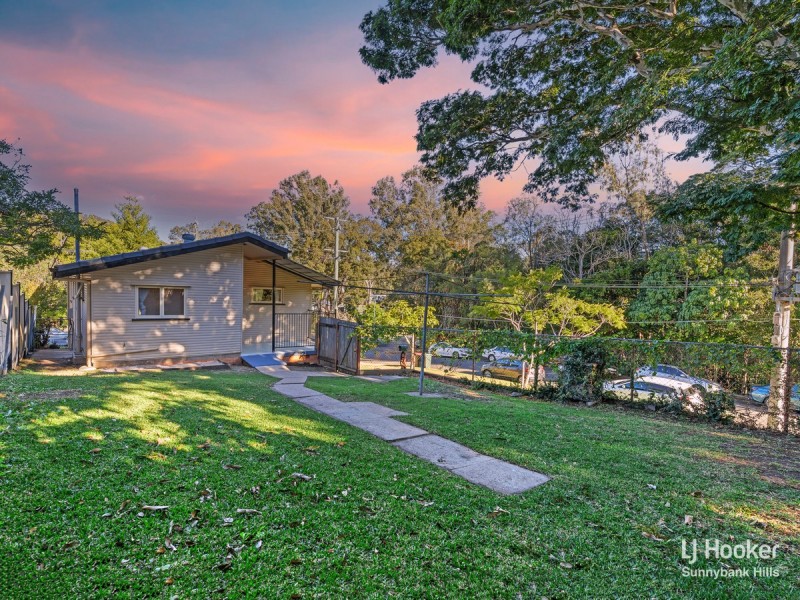 1 Flynn Street, Holland Park West QLD 4121