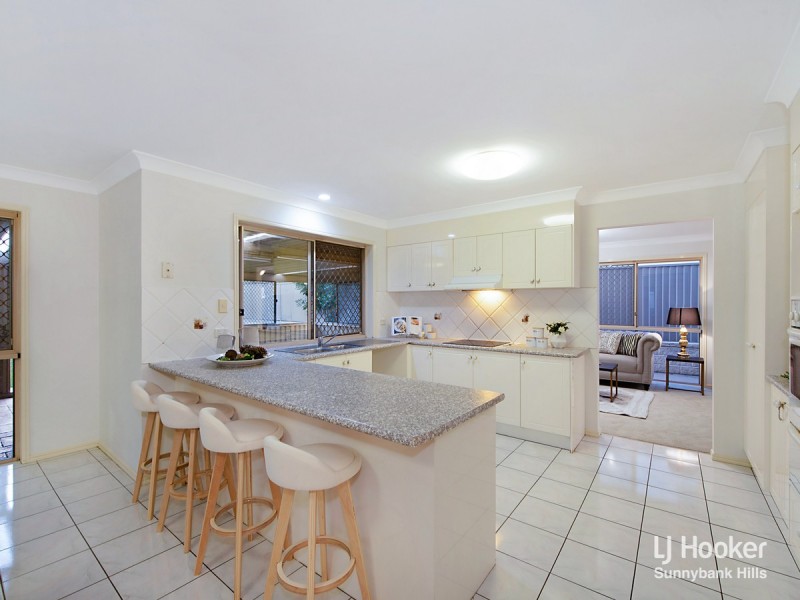 8 Gardenia Close, Stretton QLD 4116