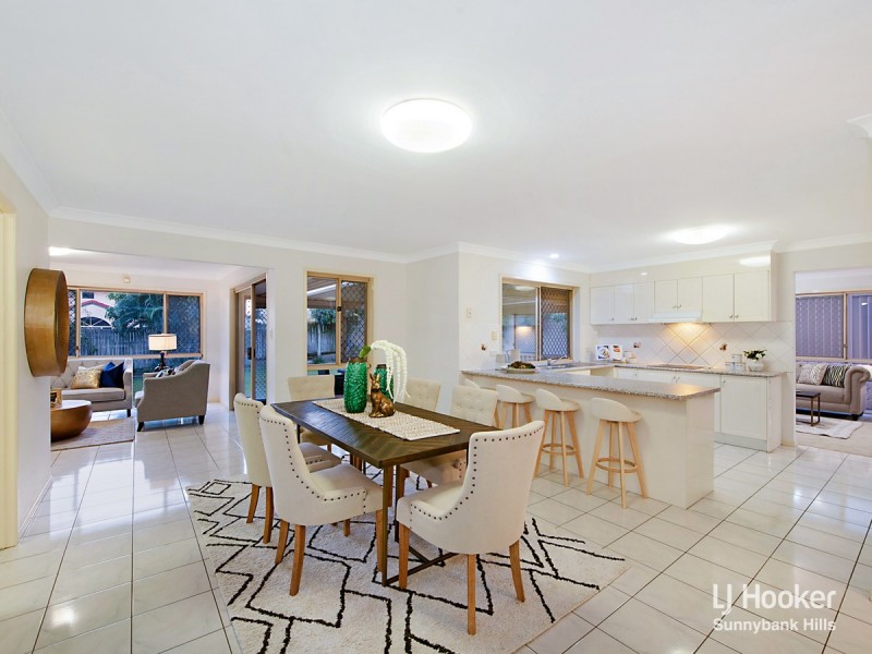 8 Gardenia Close, Stretton QLD 4116