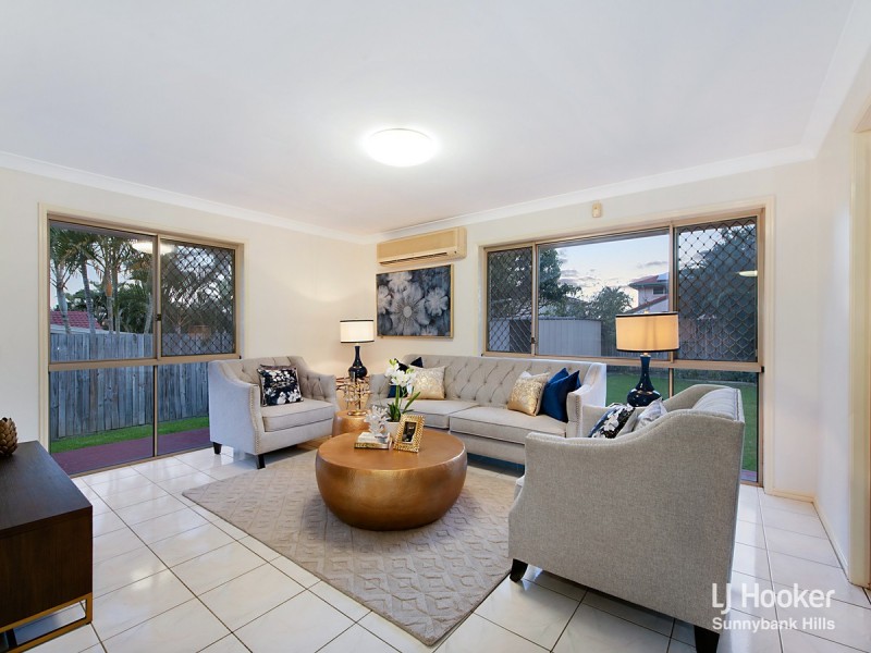 8 Gardenia Close, Stretton QLD 4116