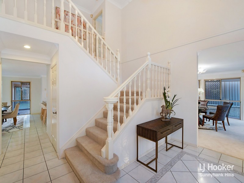 8 Gardenia Close, Stretton QLD 4116