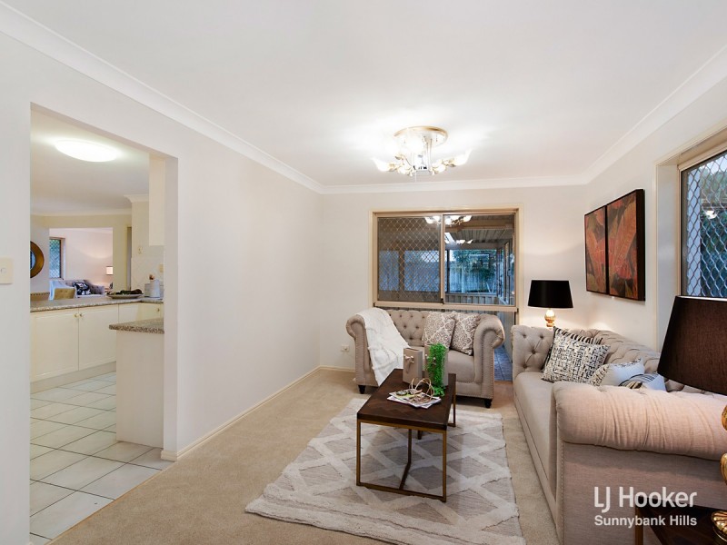 8 Gardenia Close, Stretton QLD 4116