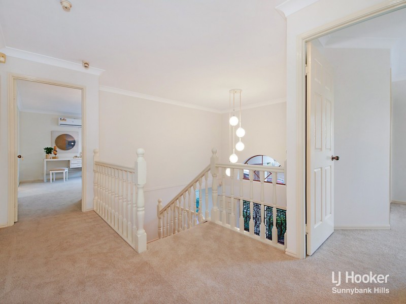 8 Gardenia Close, Stretton QLD 4116