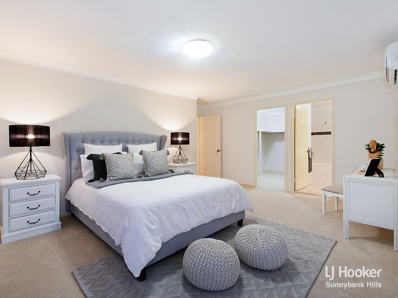 8 Gardenia Close, Stretton QLD 4116