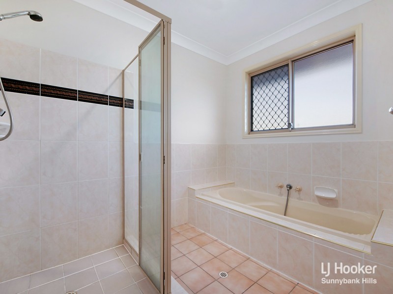 8 Gardenia Close, Stretton QLD 4116