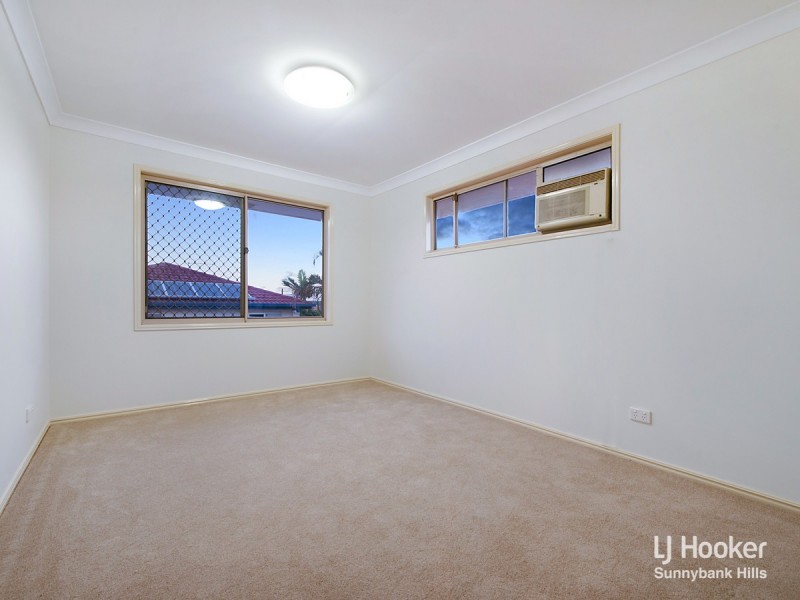 8 Gardenia Close, Stretton QLD 4116