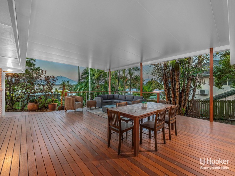 7 St Clair Crescent, Wishart QLD 4122