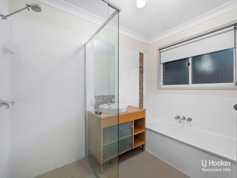 7 St Clair Crescent, Wishart QLD 4122