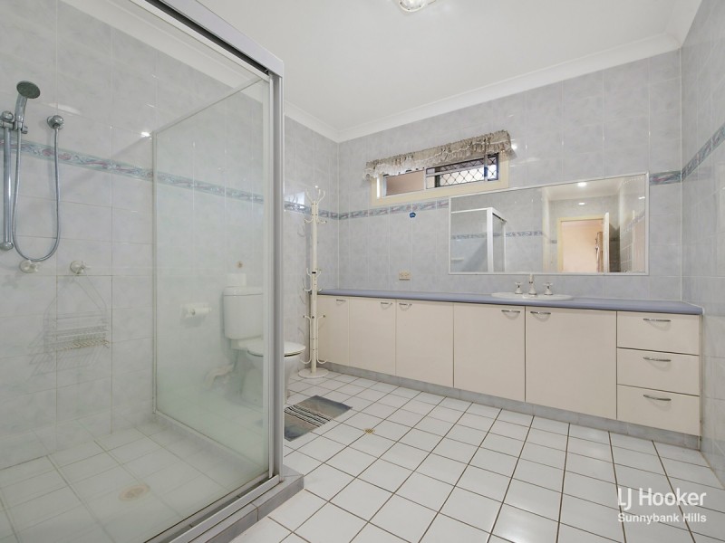 8 Chalmers Place, Sunnybank QLD 4109