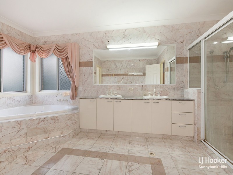 8 Chalmers Place, Sunnybank QLD 4109