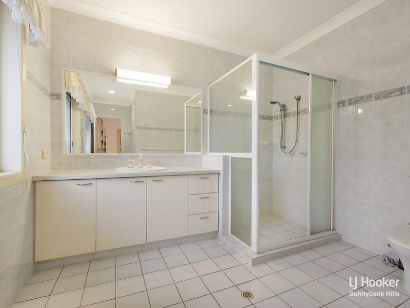 8 Chalmers Place, Sunnybank QLD 4109