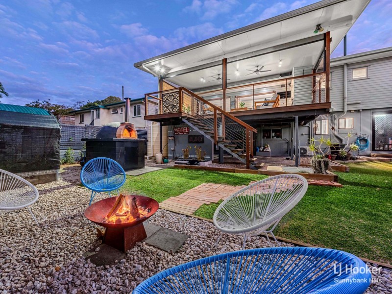 54 Bernecker Street, Carina QLD 4152