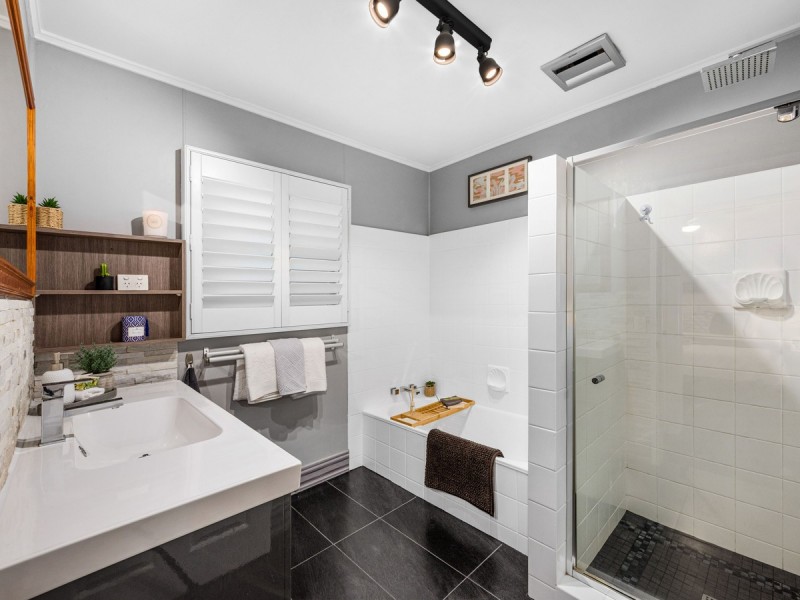 54 Bernecker Street, Carina QLD 4152