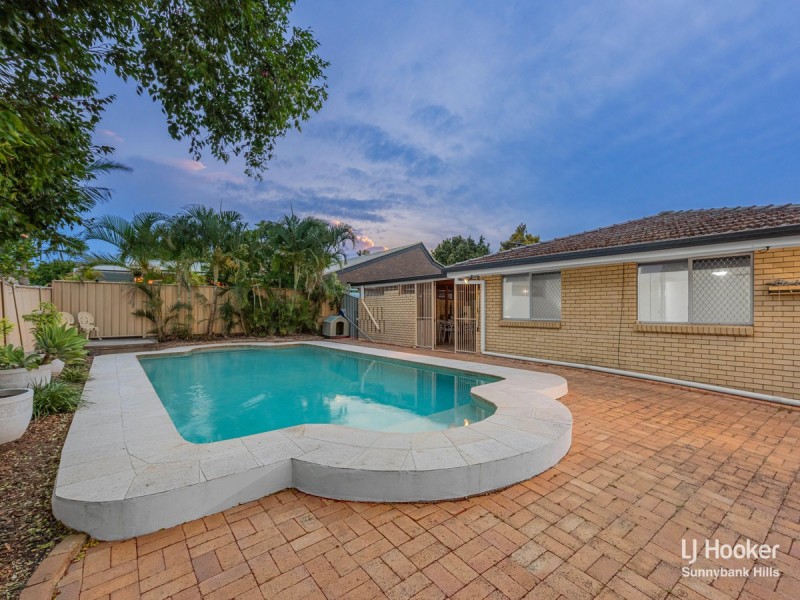 5 Lilyvale Street, Mansfield QLD 4122