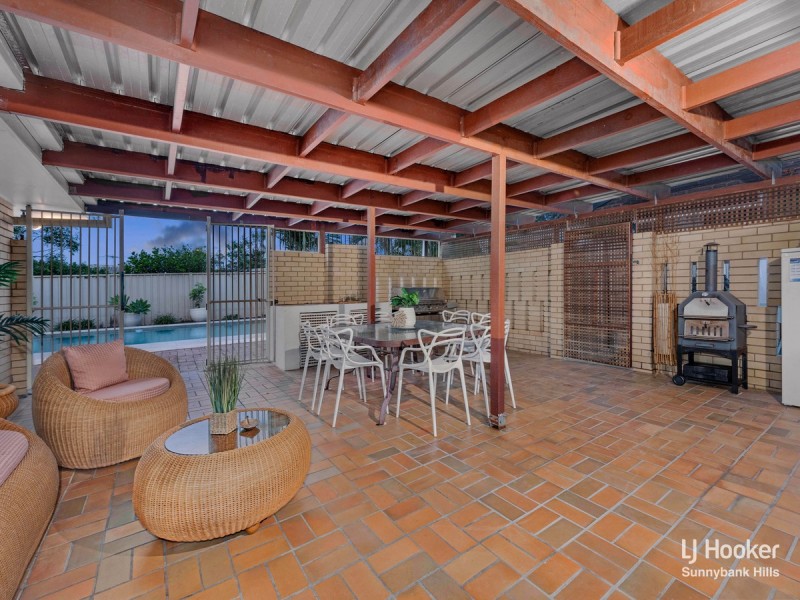 5 Lilyvale Street, Mansfield QLD 4122